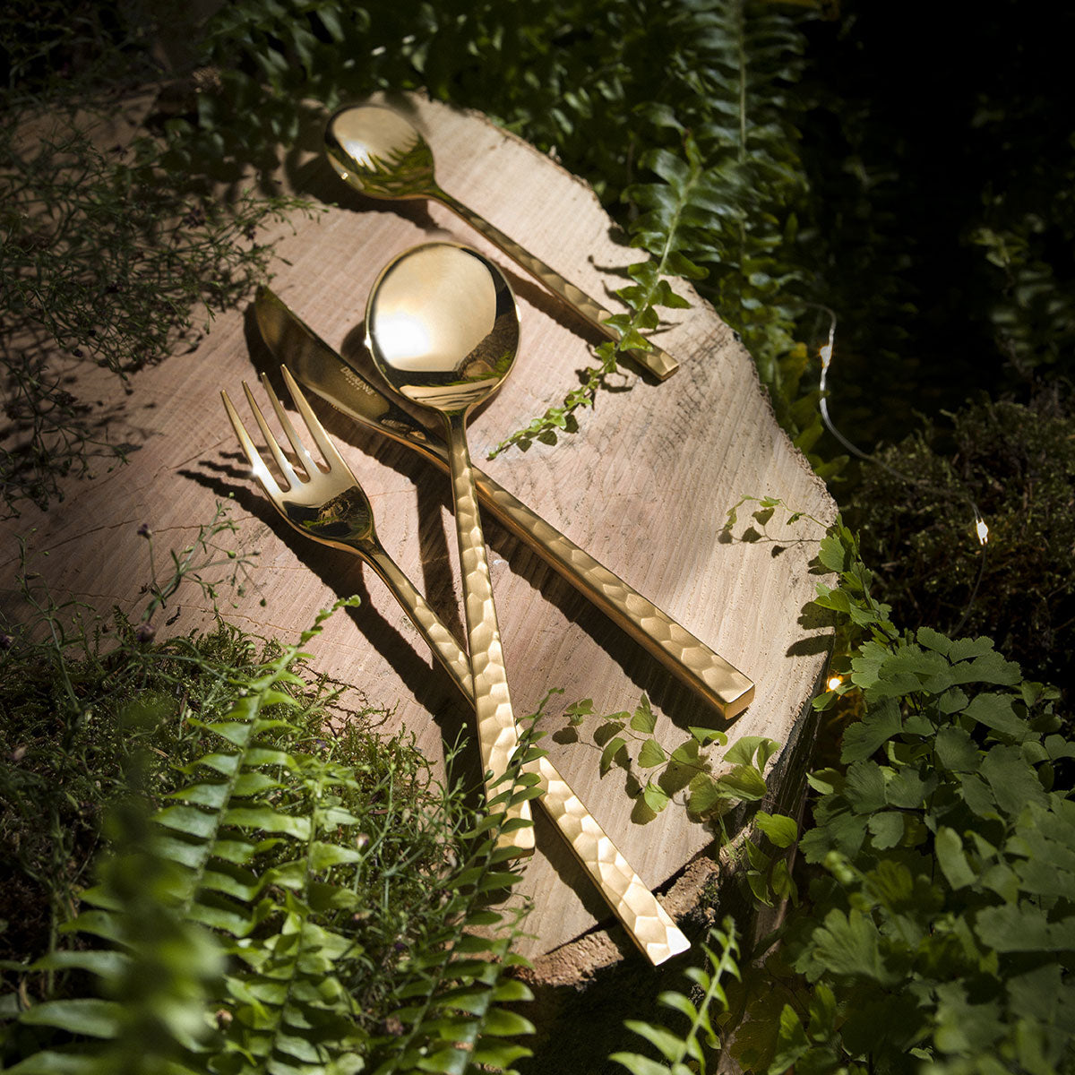 Image du produit: FUSE MARTELE LAITON Colis écrin 50 couverts