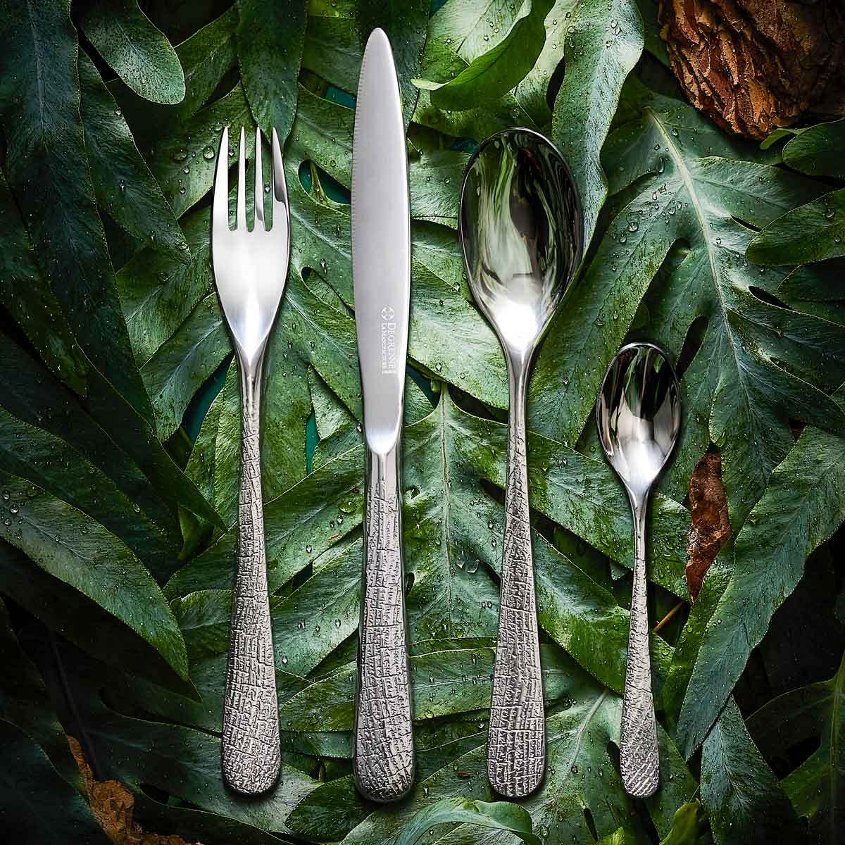SUPERNATURE MIRROR FINISH  Cutlery set for 24 place settings solid handle serrated