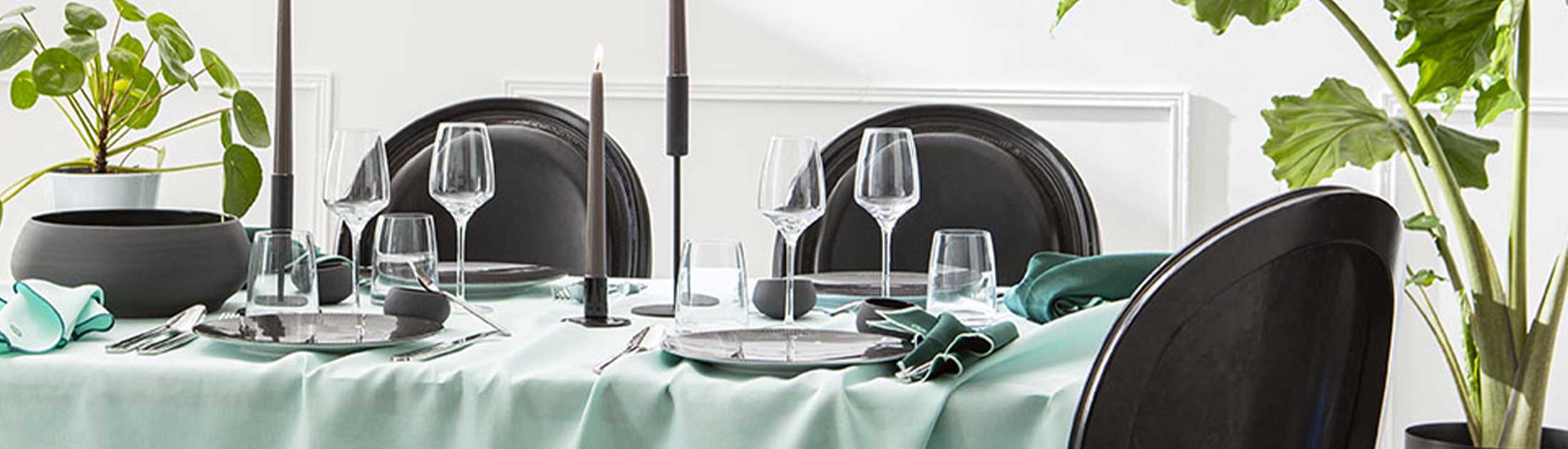 NUANCES COTON & LIN VERT MENTHE Nappe rectangulaire 180 x 250 cm