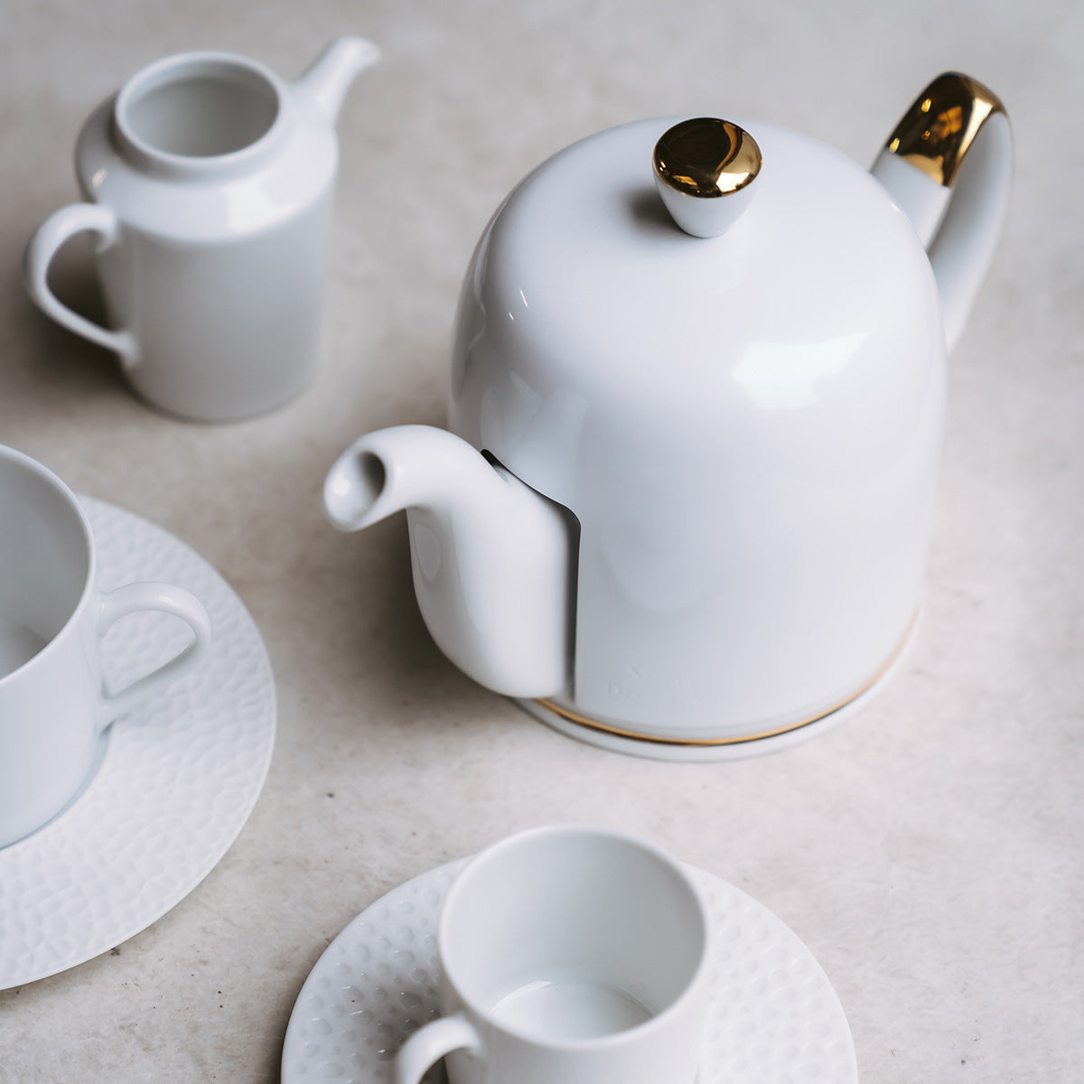 Theiere 4 tasses or cloche blanche