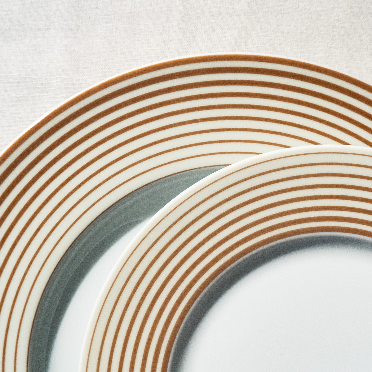 HYPNOSE BRUN Assiette plate