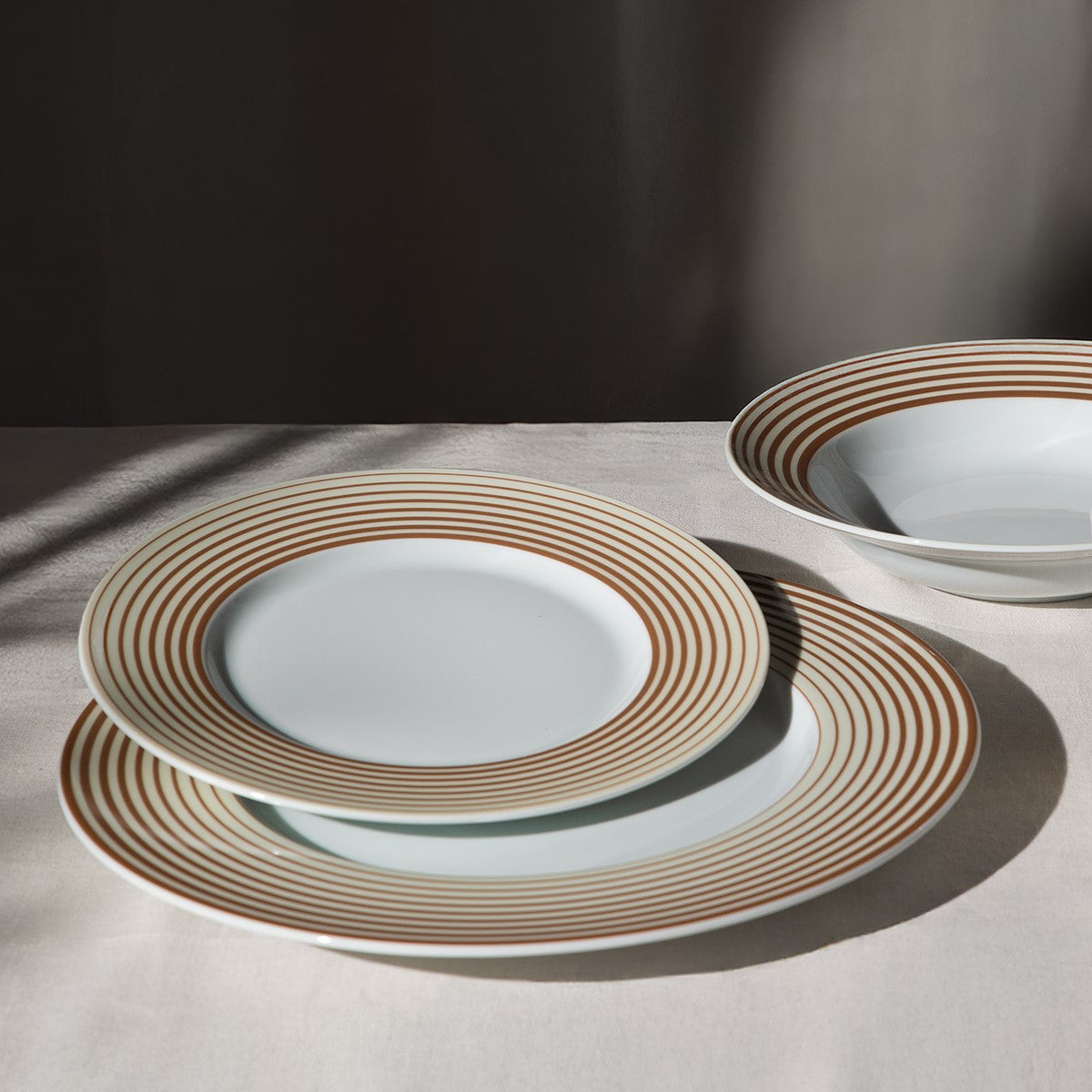 Image du produit: HYPNOSE BRUN Assiette plate