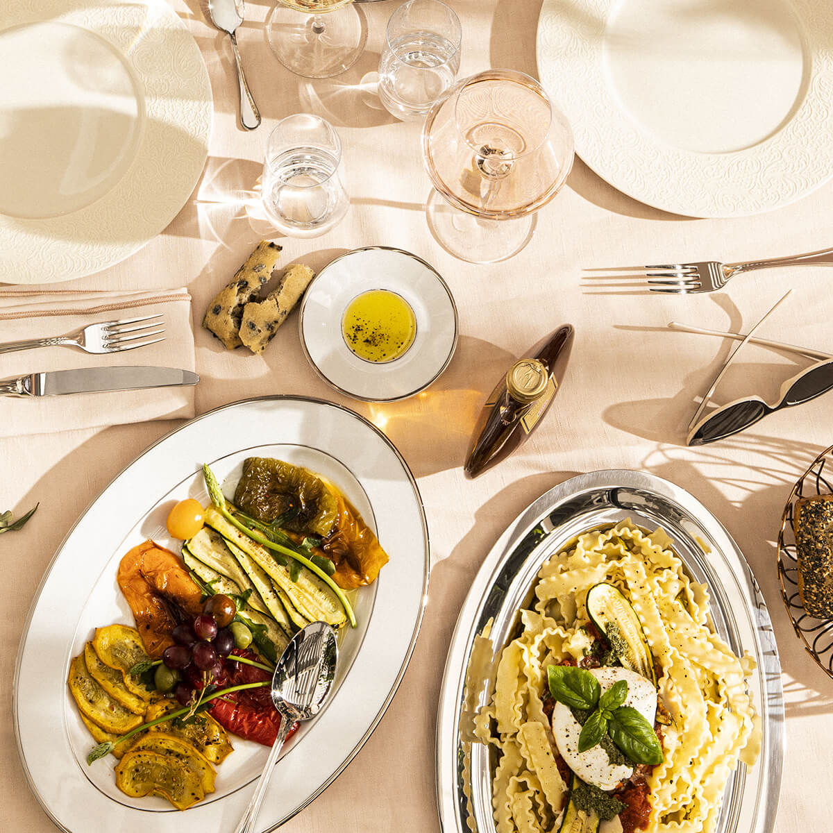 NEWPORT TABLE Plat ovale 46 x 31 cm