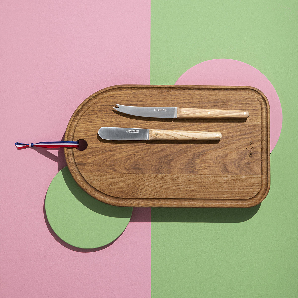 PLANCHES LES ESSENCES Planche à découper en chêne 35 x 21 cm