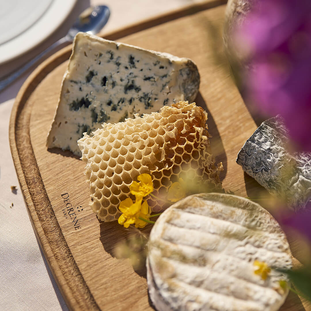 PLANCHES LES ESSENCES Planche à découper en chêne 36 x 30 cm