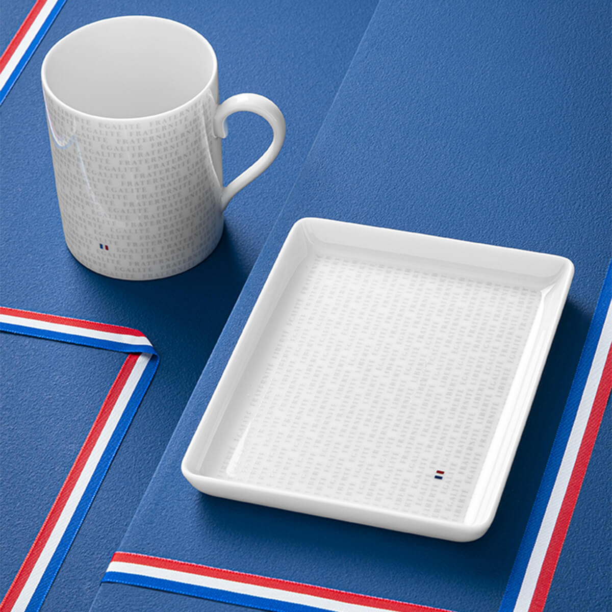 Image du produit: DEGRENNE ELYSEE Mini plat république française 16 x 12 cm