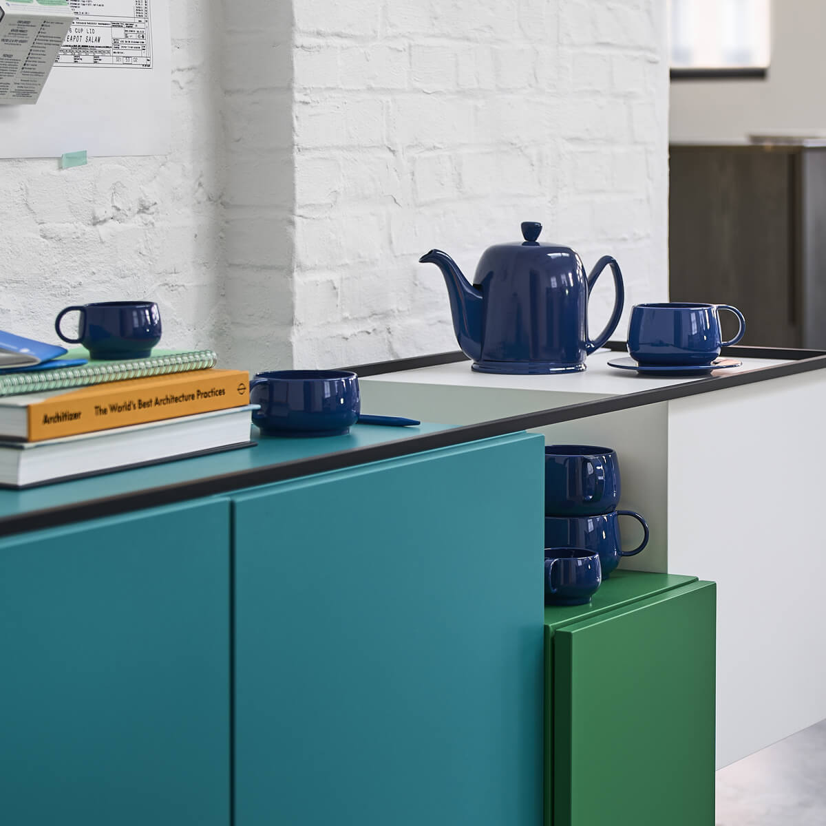 SALAM MONOCHROME Théière 6 tasses cloche bleue