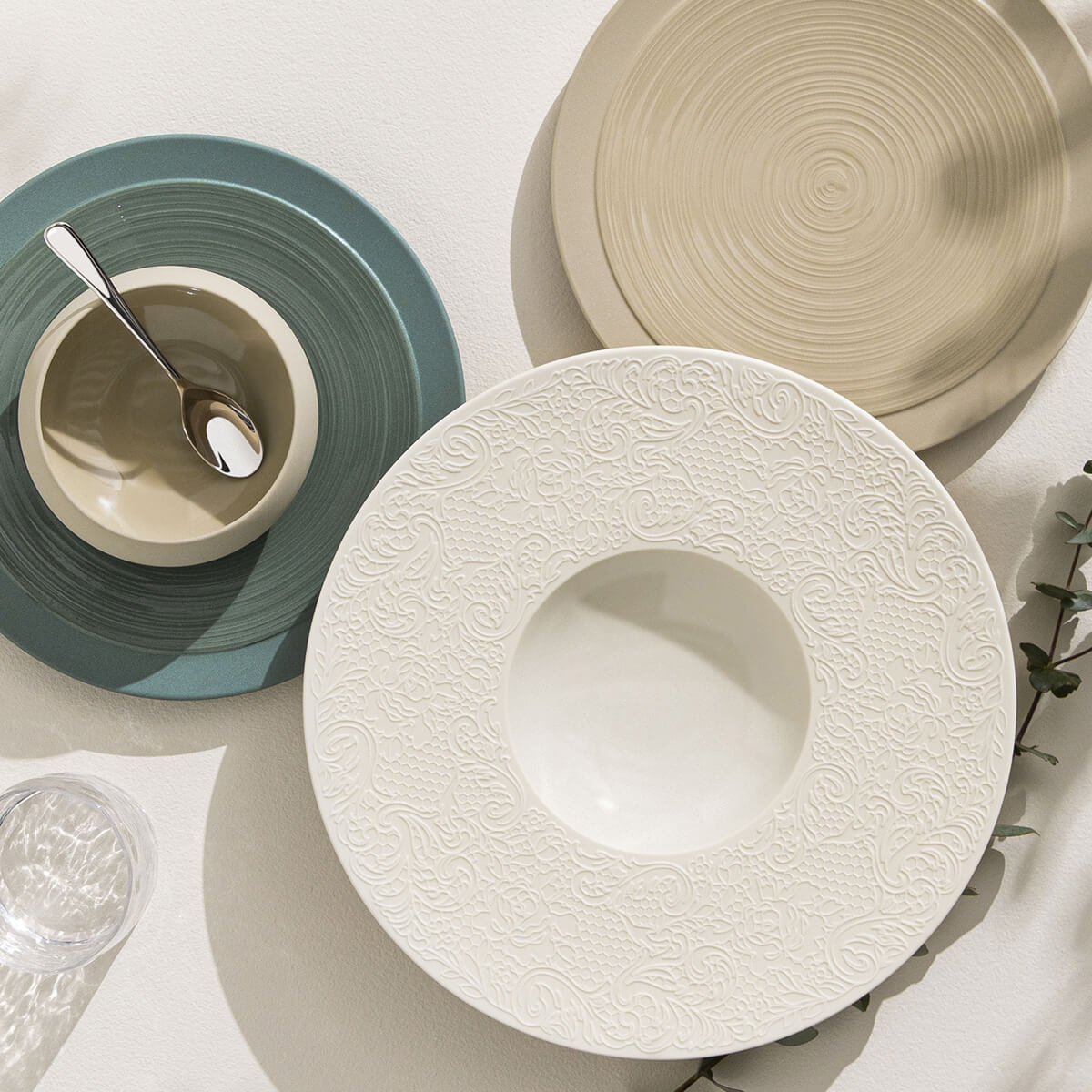 COLLECTION L COUTURE IVOIRE Assiette de présentation 32 cm